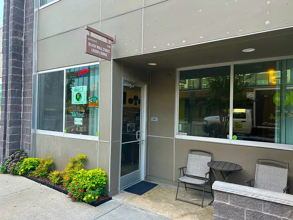 greenwood-blackwallstreetliquidlounge-sm